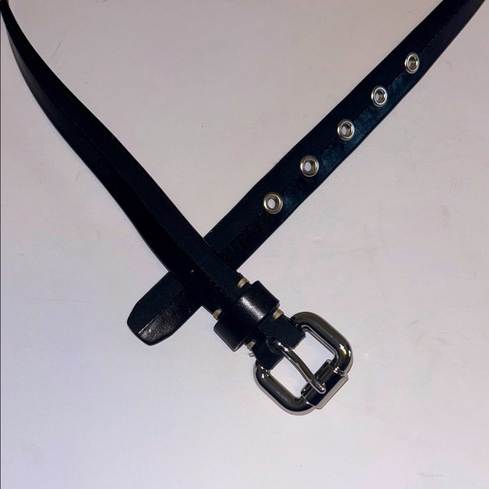 FOSSIL BLACK LEATHER BELT HALF SMOOTH HALF SUEDE SIZE LARGE SILVER BUCKLE 44”